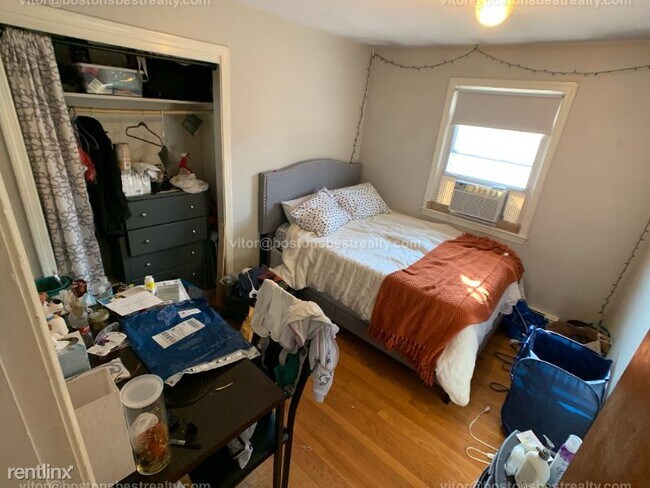 Building Photo - 3 br, 1 bath Condo - 9 Monastery Rd 2 Unit 2