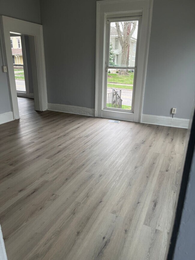 Foto del edificio - 215 W Pike St