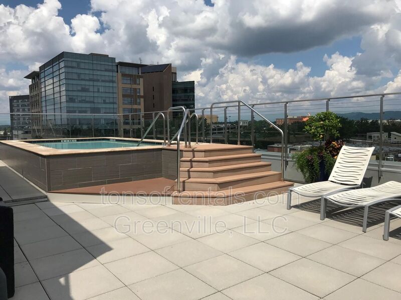 Foto principal - 100 E Washington St