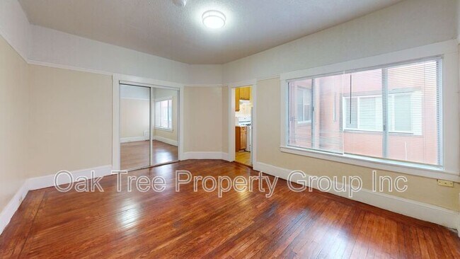 Foto del edificio - 3524 Foothill Blvd