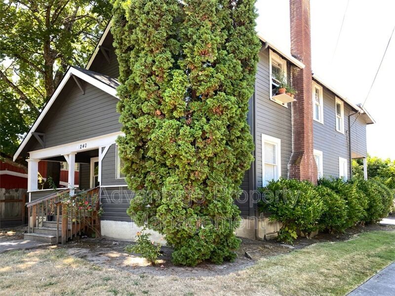 Primary Photo - 240 NW 9th St