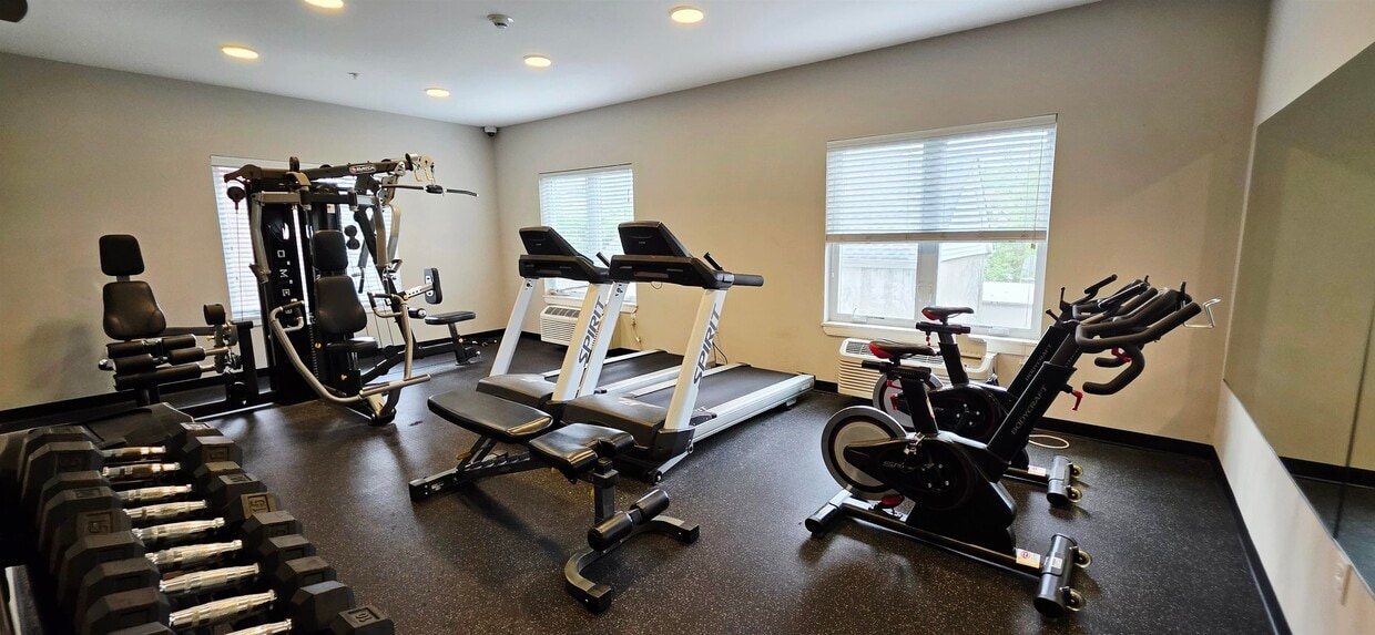 Foto principal - 235-241 Ridge Rd