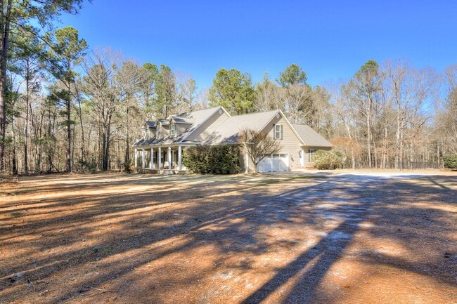 Building Photo - Large House on 3.5 Acres in Harlem