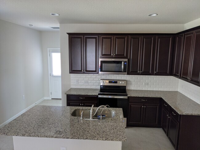 Building Photo - 6701 Routenburn St