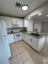 Building Photo - 182 W 28th St