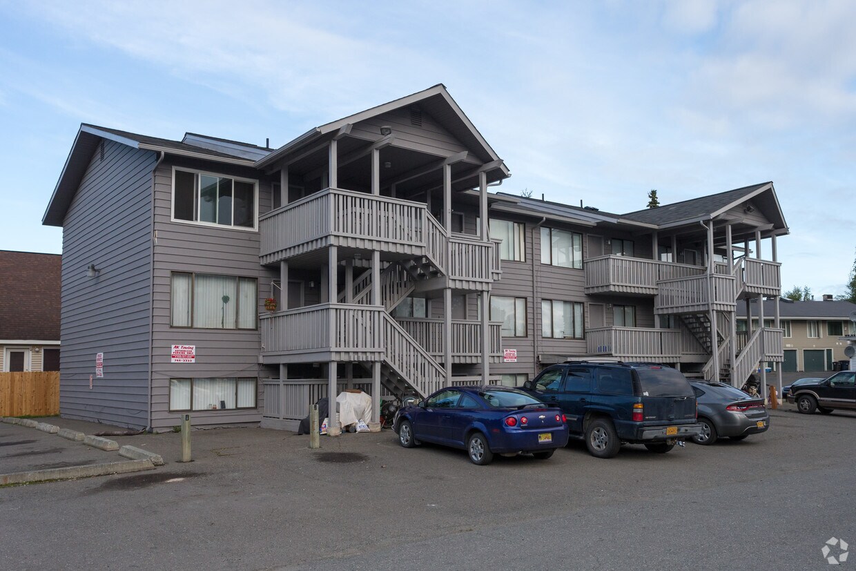 Building Photo - 6008 E 12th Ave
