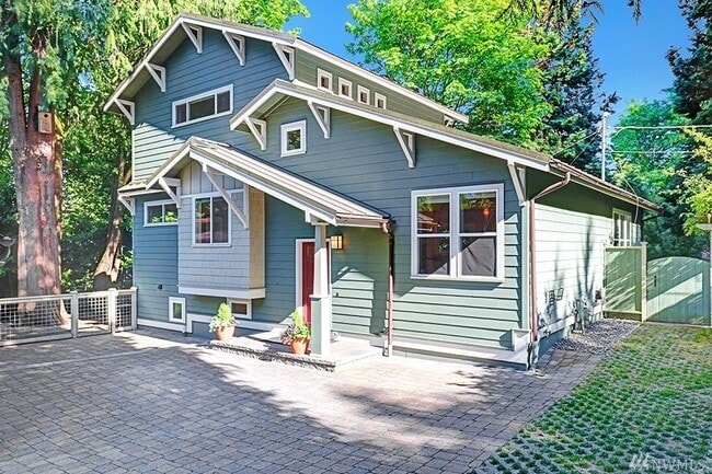 Building Photo - 8720 Golden Gardens Dr NW