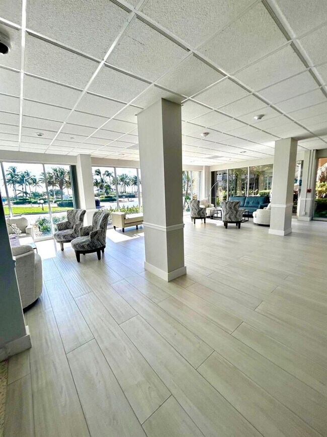 Building Photo - 405 N Ocean Blvd