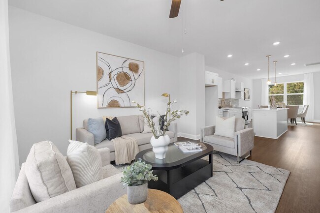 Foto del edificio - Brand New Townhomes For Lease in WestEnd