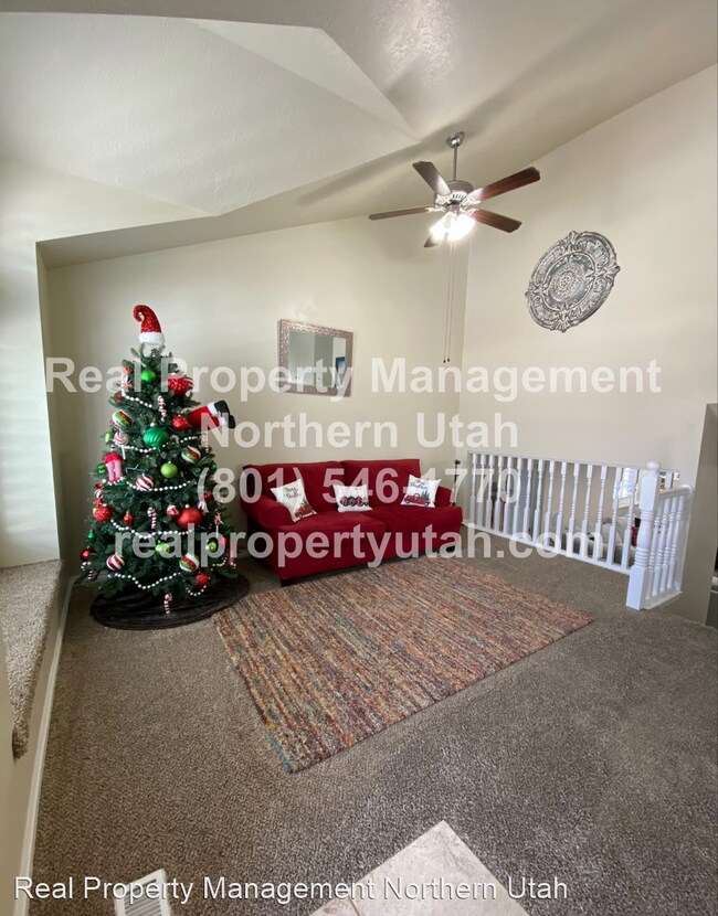 Foto del edificio - 4 br, 2 bath House - 4840 S. 3900 W.