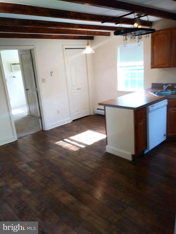 167 W Main St Unit 5, Collegeville, PA 19426 Room for Rent in