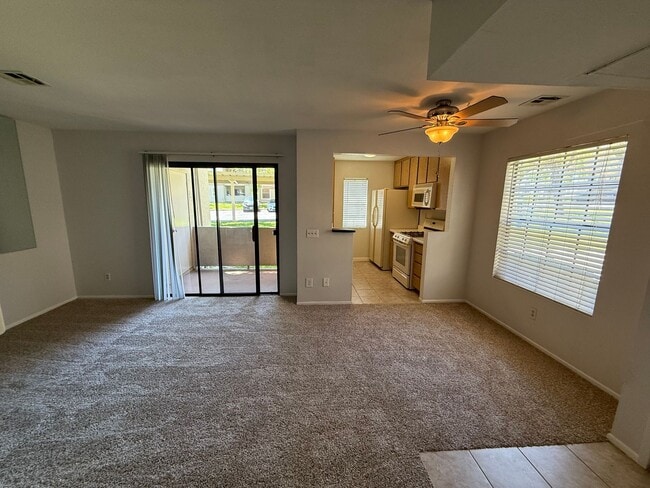 Foto del edificio - 1 Bed, 1 Bath Condo - Fireplace + Private ...