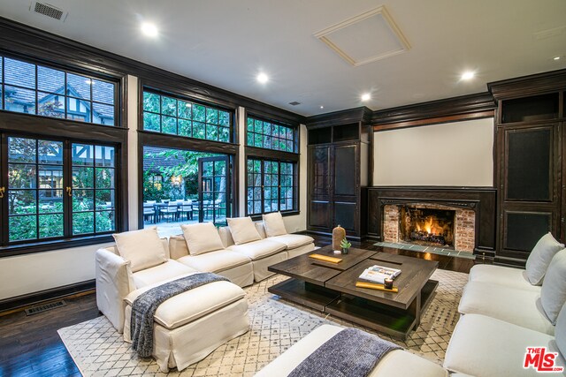Foto del edificio - 1524 Stone Canyon Rd