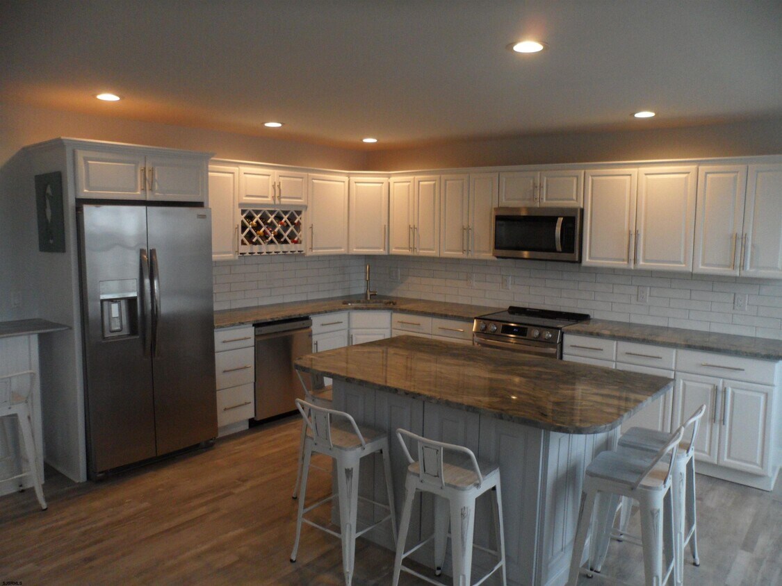 6717 Atlantic Ave Unit 2, Ventnor City, NJ 08406 Apartment for Rent