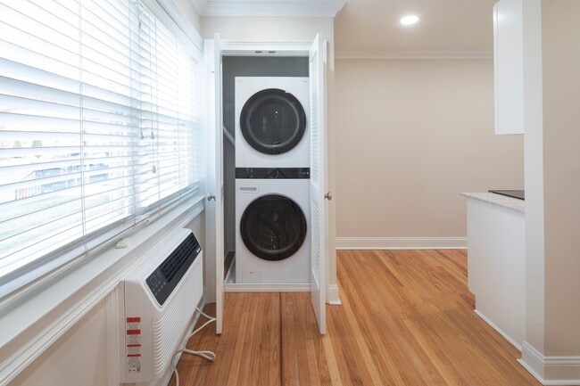 Interior Photo - Regency Manor: In-Unit Washer & Dryer, Cold Water Included, Cat & Dog Friendly, and Custom Closets