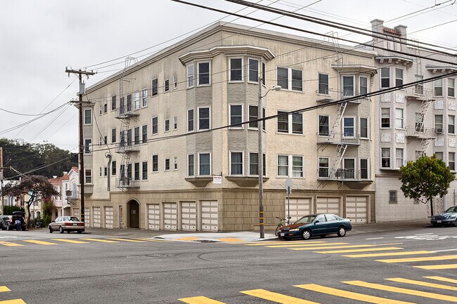 Building Photo - 801 28th Ave