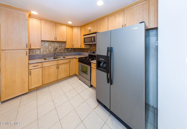 Foto del edificio - 31550 Agoura Rd