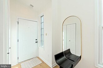 Building Photo - 3350 17th St NW