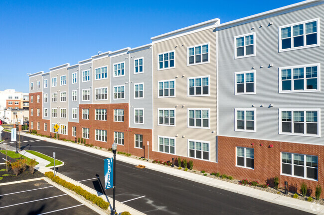 Foto del edificio - Poplar Square Apartments