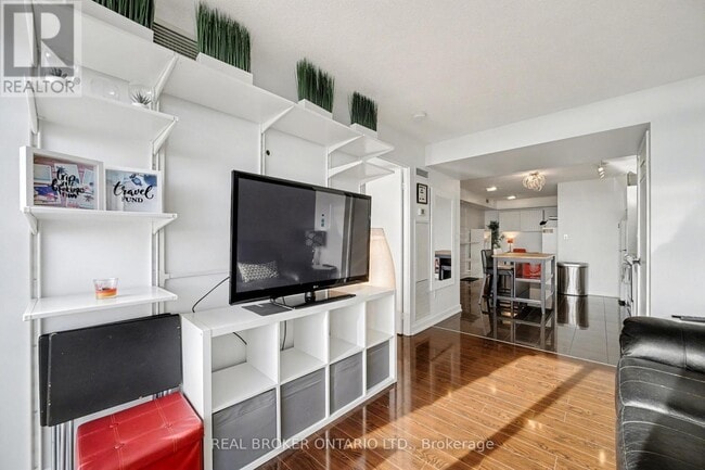 Photo du bâtiment - 15 Iceboat Terr