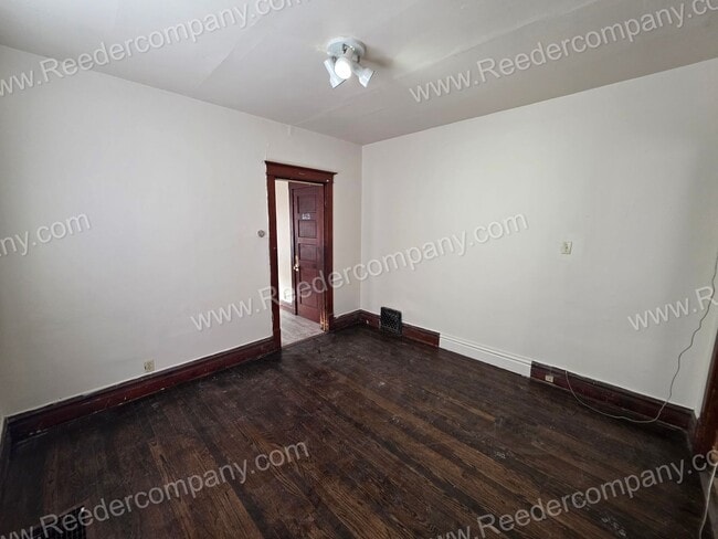 Building Photo - 441 Highland St