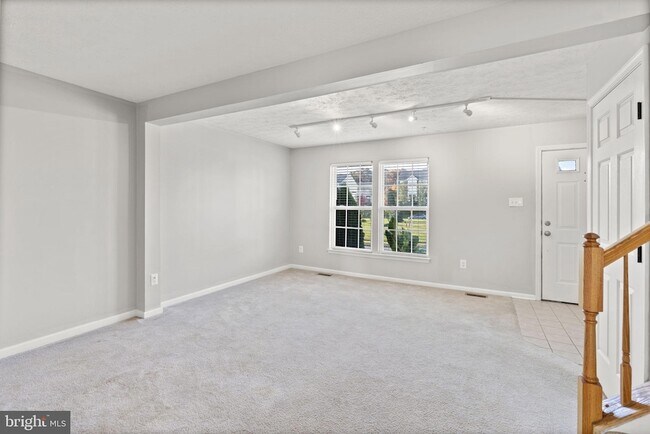 Foto del edificio - 5030 Finsbury Rd