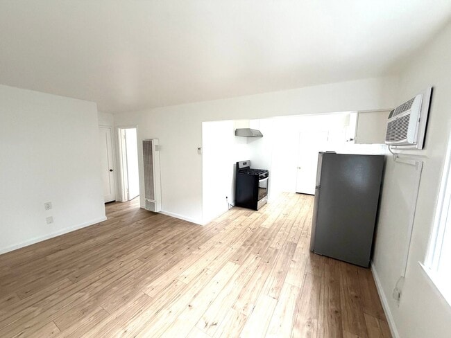 Building Photo - Private & Cozy Detached ADU in South Tahoe Park!