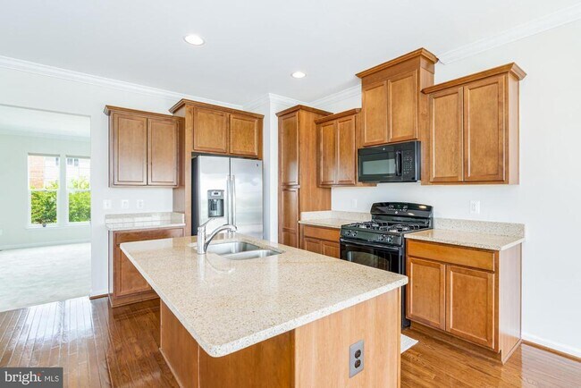 Building Photo - 103 Domino Ct