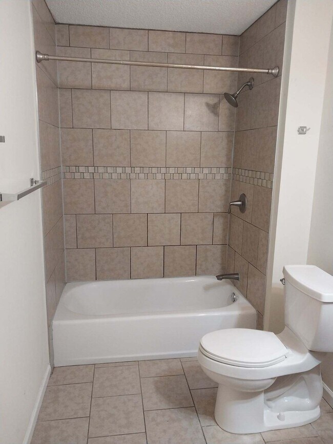 Foto del edificio - 106 Car Mol Dr