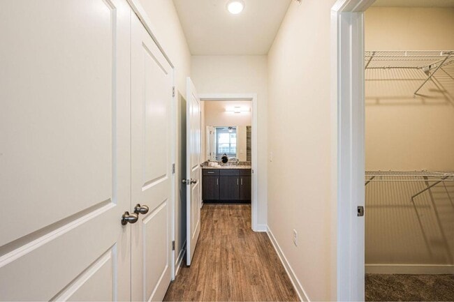 Interior Photo - The Fountains