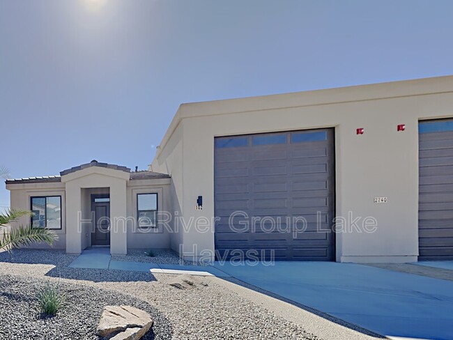 Building Photo - 2740 Palisades Dr