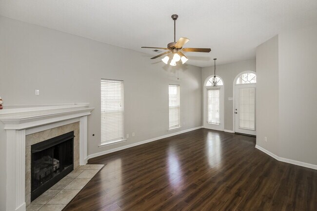 Foto del edificio - 10229 Cottage Farms Dr