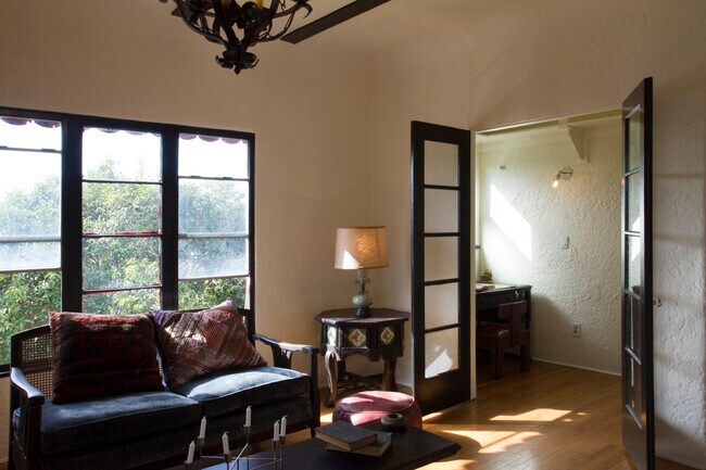 living room / office - 3425 Bellevue Ave