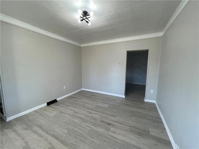 Building Photo - 405 Sumner Ave