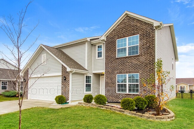Building Photo - 2216 Silver Spoon Dr