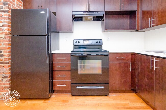 Foto del edificio - 1345 Dekalb Ave