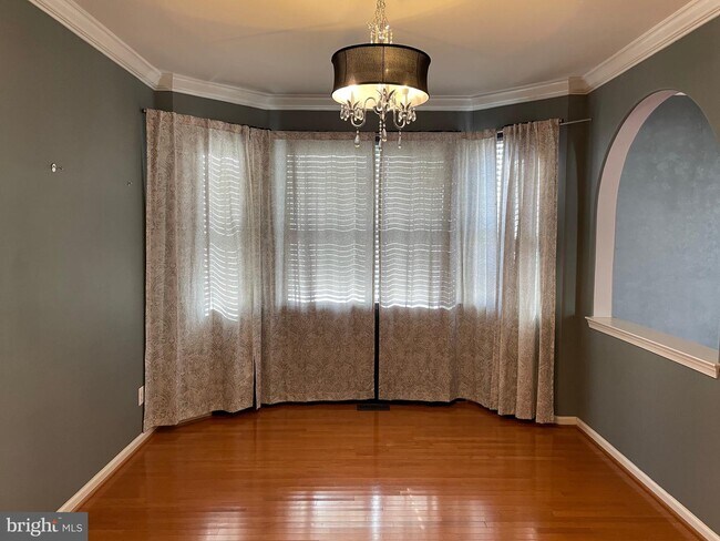 Building Photo - 4246 Talon Dr