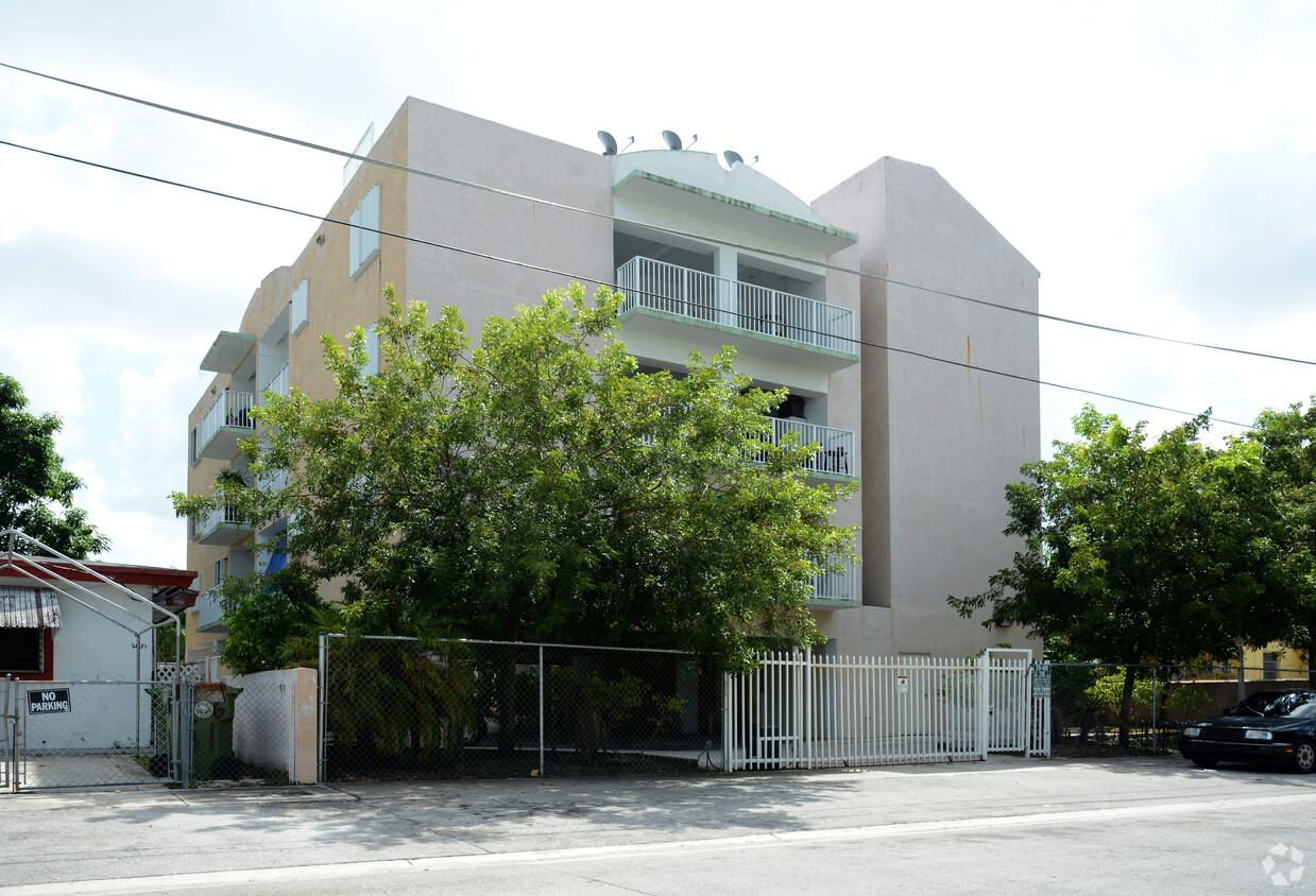Primary Photo - 2621 NW 23rd Ct