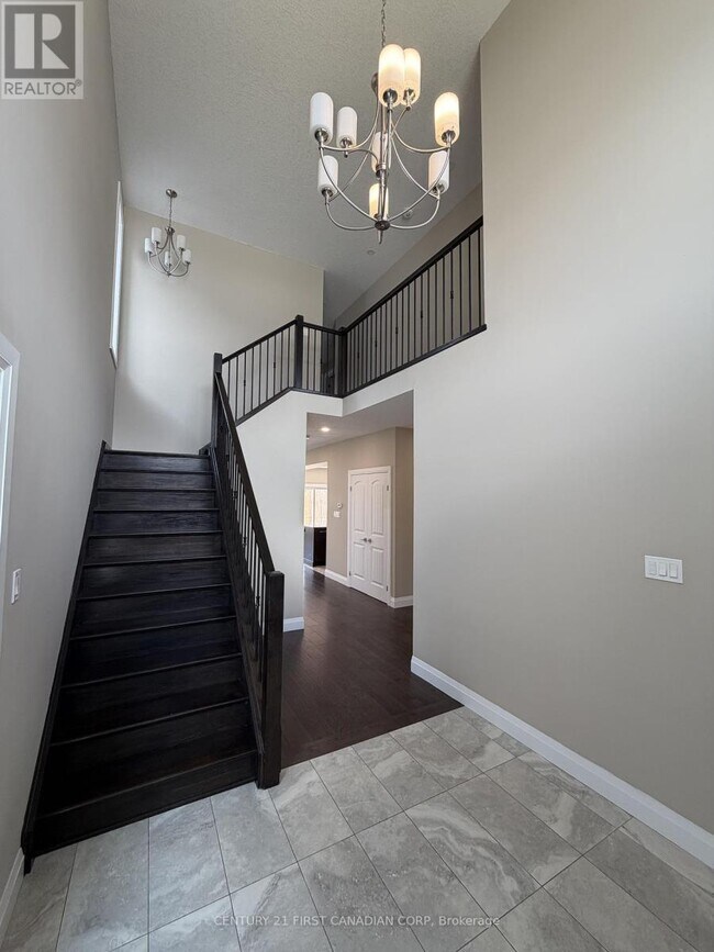 Building Photo - 2779 Oriole Dr