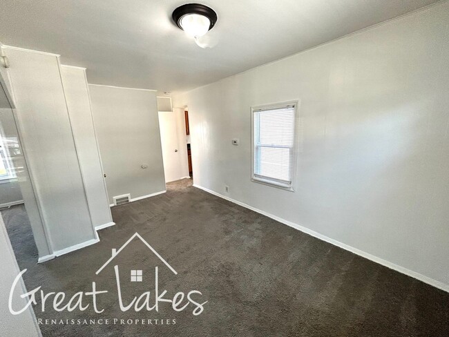 Building Photo - Cozy 1 bedroom / 1 bathroom bungalow now a...