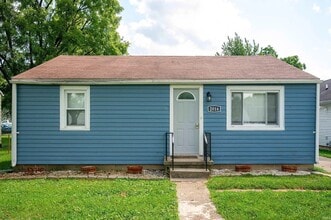 Building Photo - 2016 N Ball Ave
