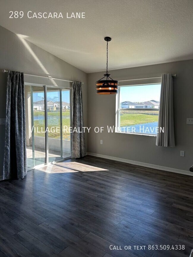 Foto del edificio - Beautiful Spacious 4 Bedroom 2 Bathroom wi...