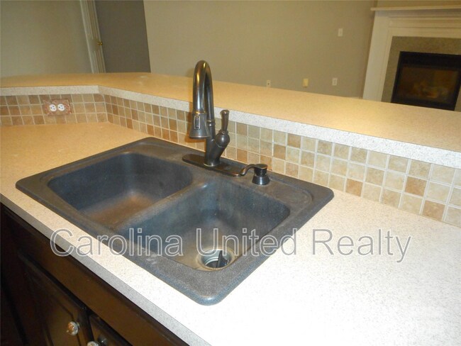 Building Photo - 17207 Overstone Ct