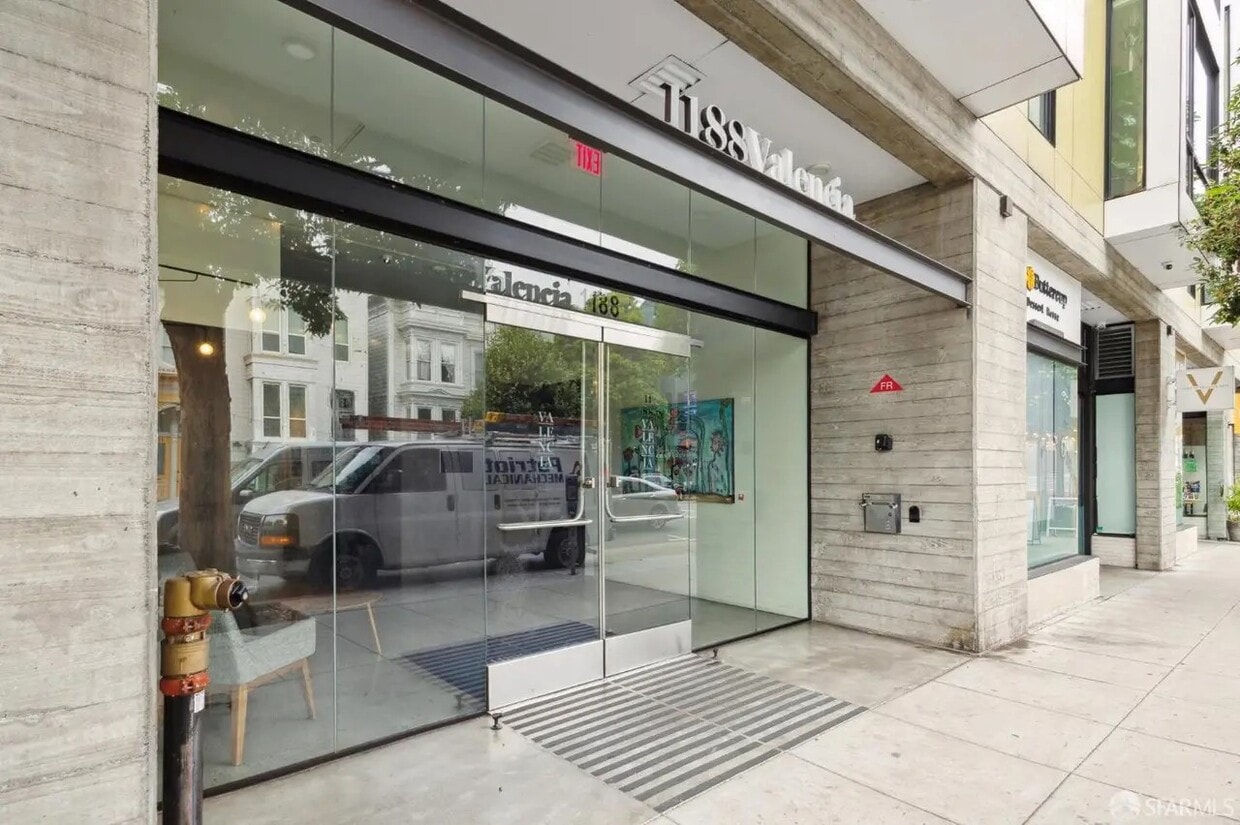 Main Entrance - 1188 Valencia St (San Francisco, CA)