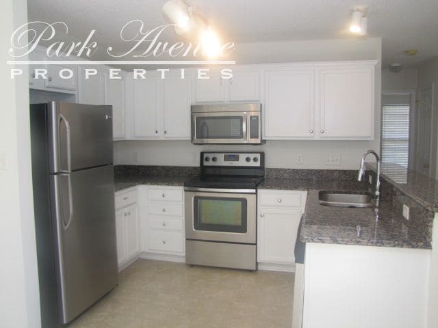 Building Photo - 4045 Suttle Pl