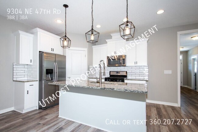 Building Photo - Beautiful 3BD home nestled in a quiet neig...