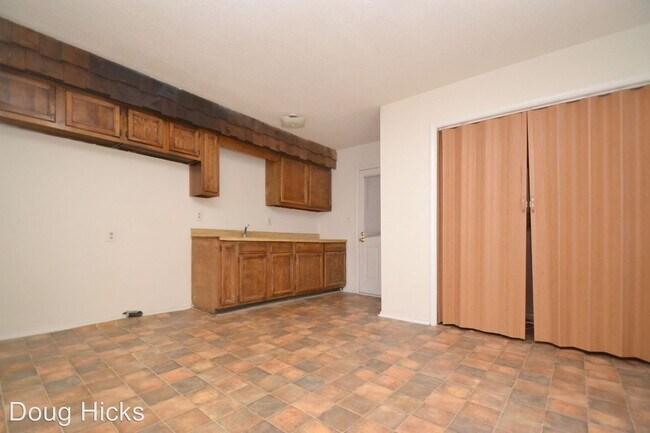 Building Photo - 2 br, 1 bath House - 900 Edsel Ct