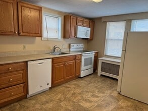 Building Photo - 731 N New St