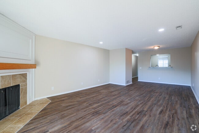 2BR, 2BA - 1,253SF - Twin Lakes