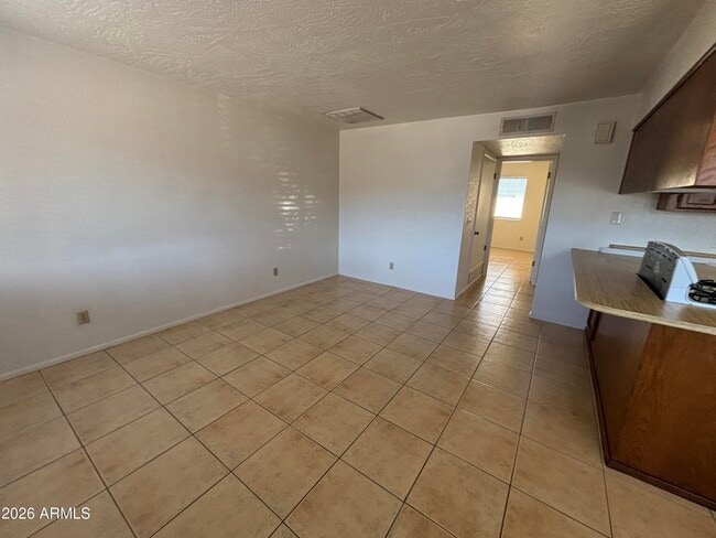 Building Photo - 1628 E Birch St